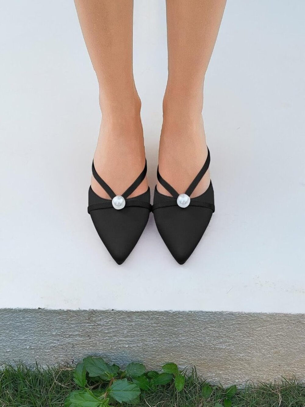Women's Black Pearl Kitten Heels Closed Pointed Toe Satin Mules Sandals - Picture 3 of 6